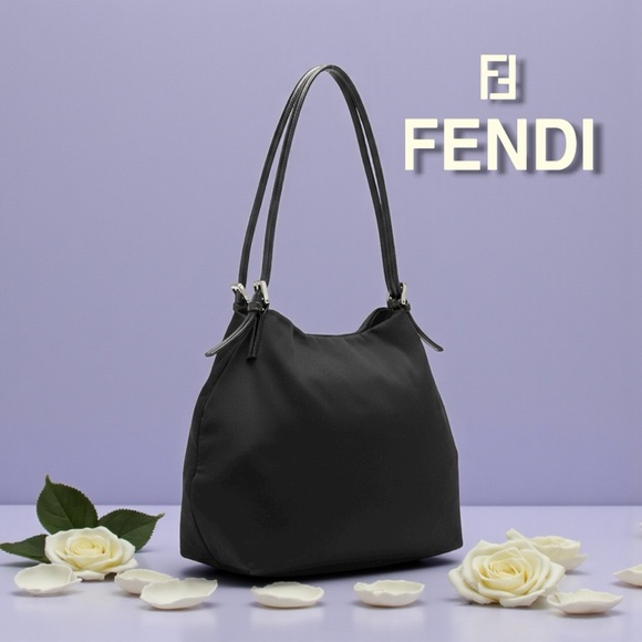 Fendi Authentic BORSA Micro Black Shoulder Bag in
Excellent Used Condition! - Picture 4 of 10